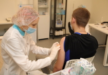 «МК в Питере» провел опрос среди читателей, чтобы узнать отношение петербуржцев к возможной обязательной вакцинации от коронавируса детей и подростков