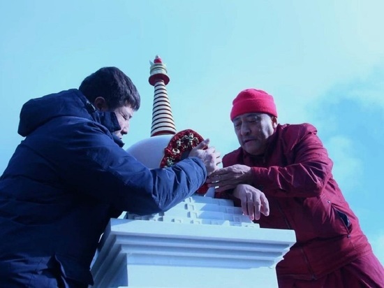 В Центральном Хуруле Калмыкии возвели новые ступы