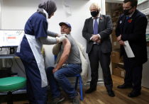 Британия станет «первой страной в мире», которая победит пандемию COVID-19 с помощью уколов, прогнозирует бывший министр по вакцинации Надхим Захави