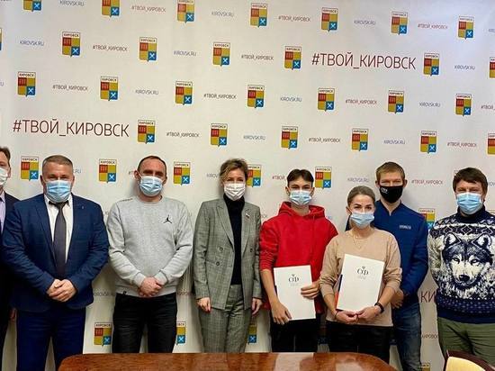 Татьяна Сахарова поблагодарила юных кировчан за спасение утопающей женщины