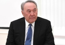 Первый президент Казахстана Нурсултан Назарбаев решил передать полномочия председателя правящей партии «Нур Отан» действующему лидеру страны Касым-Жомарту Токаеву