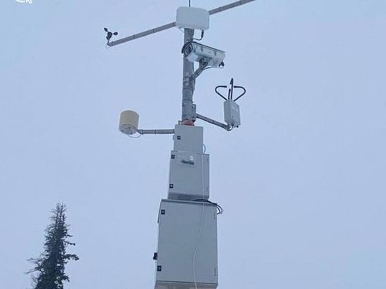 Пять метеостанций для наблюдения за погодой установили на трассах ЯНАО