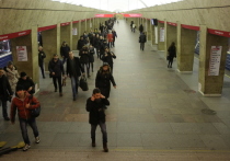 В Смольном внесли предложение избавиться от рекламных объявлений в петербургском метро. Об этом рассказал глава Комитета по транспорту Кирилл Поляков в беседе с журналистами.