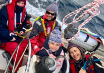 С 2017 года уникальная семья мореплавателей Клочковых из Новосибирска с двумя детьми путешествует по морям-океанам на яхте