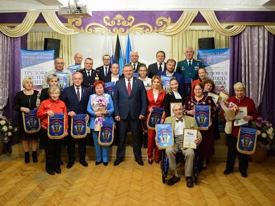 Мэр Донецка вручил награды труженикам Республики