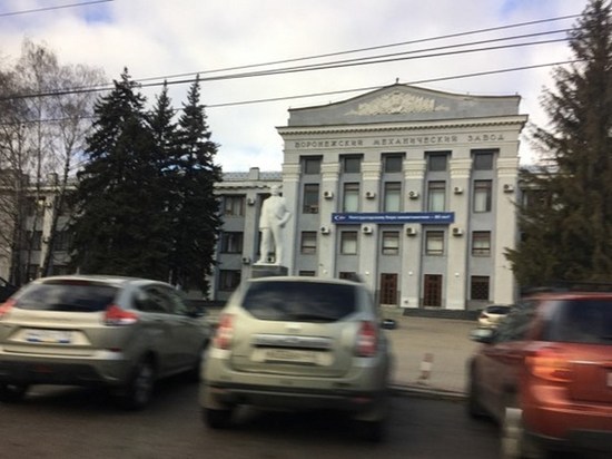 В Воронеже на улице Ворошилова откроют временный наземный пешеходный переход