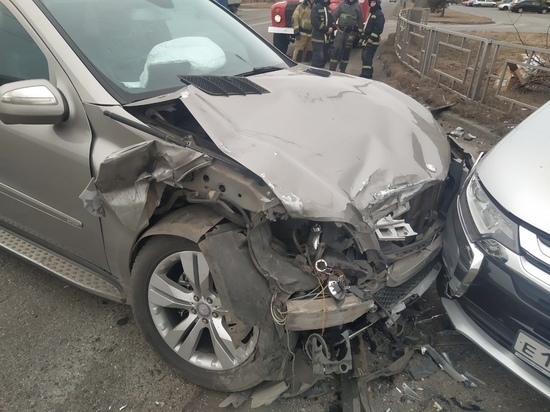 В Абакане водитель устроил ДТП, подставив под удар свою пассажирку