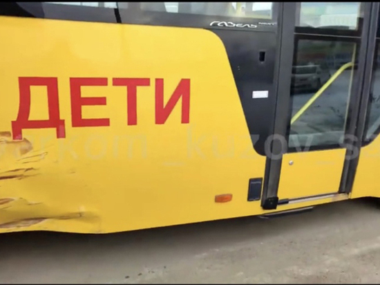 В пригороде Улан-Удэ школьный автобус попал в тройное ДТП (ВИДЕО)