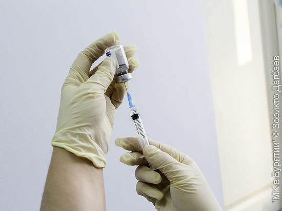 В Бурятии за одну вакцину от COVID-19 могут давать два выходных дня