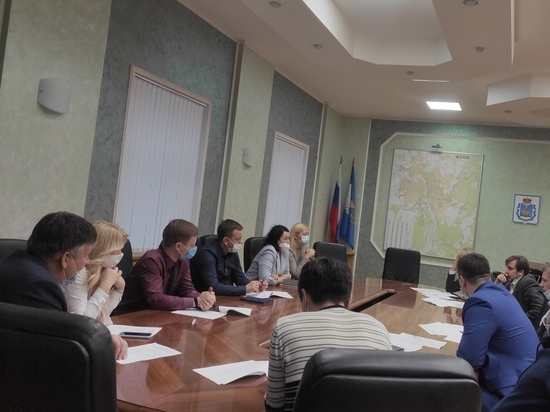 Проведение конкурса по новогоднему украшению города обсудили в Пскове на совещании оргкомитета
