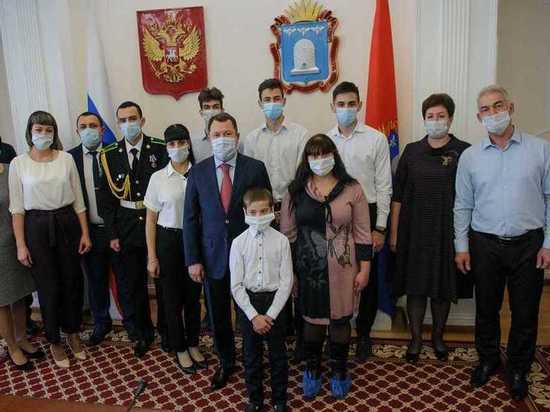 В Тамбовской области наградили десять детей-героев