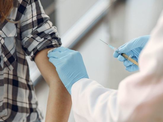 Второй круглосуточный прививочный пункт против COVID-19 открыли в ТРЦ «Европа»