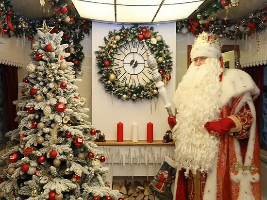 Сказочный поезд Деда Мороза прибудет в Петербург 8 января
