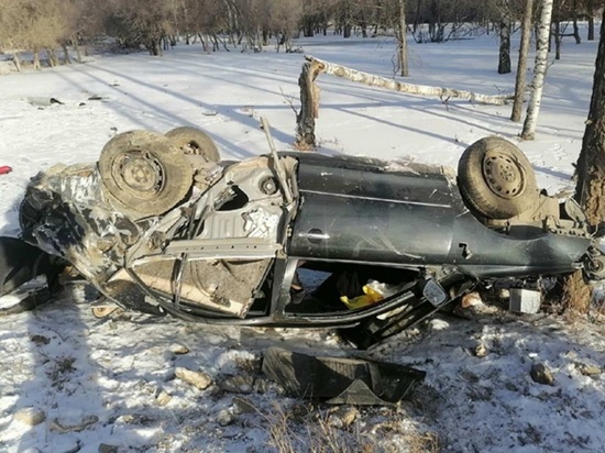 В Бурятии водитель не смогла удержать автомобиль на дороге