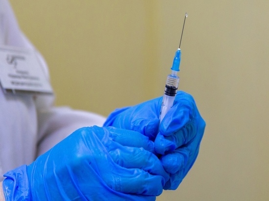 Новосибирцы ушли с работы из-за отказа вакцинироваться против COVID-19