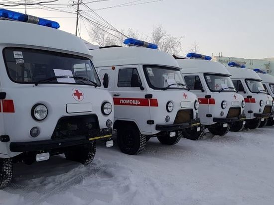Районные больницы Якутии получили новые машины «скорой помощи»