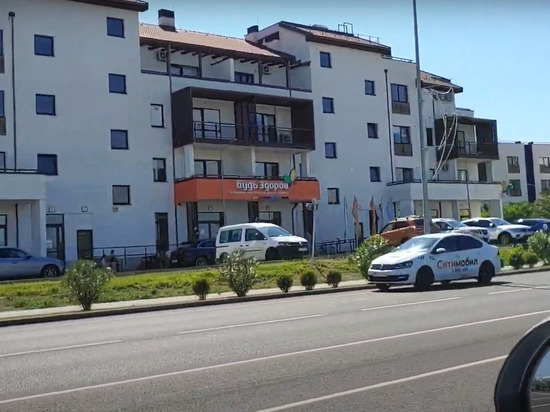 «Жирно, аж бесит!»: россиянин раскритиковал элитный поселок в Сочи