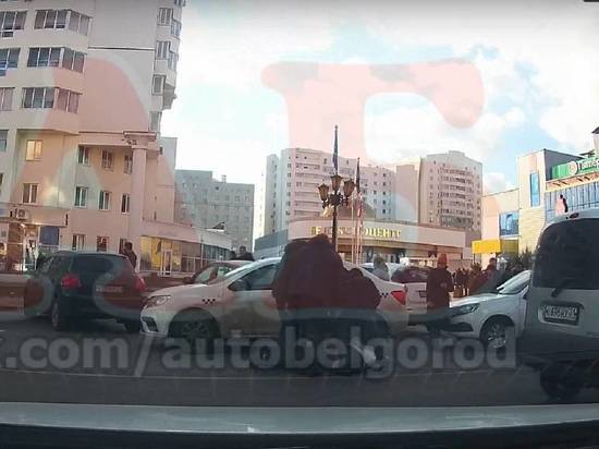 В полиции объяснили историю с "похищением" таксиста в Белгороде