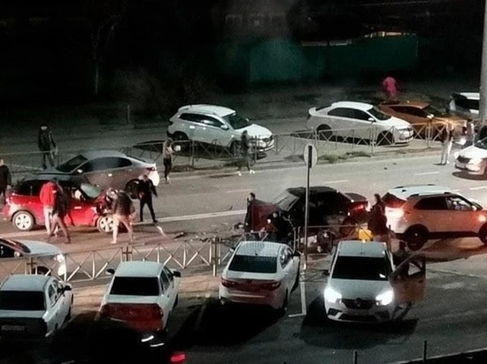 В массовой аварии в Краснодаре пострадал человек