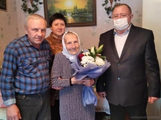В Пензе поздравили ветерана ВОВ Антонину Кириллину со 100-летием