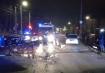 Появились подробности ДТП с участием "Лады Калины", "Жигулей" и "Тойоты Камри", произошедшего в Белгороде 24 ноября