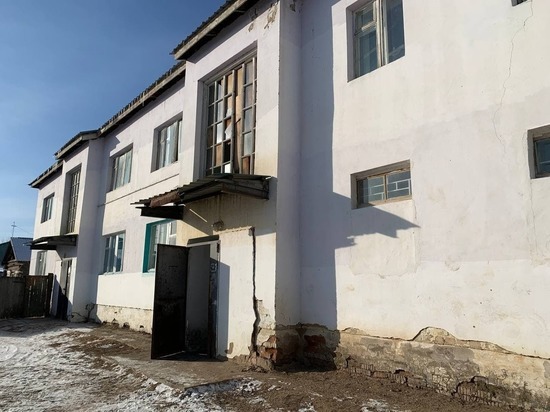 Осипов поручил оперативно расселить три аварийных дома в Дульдурге