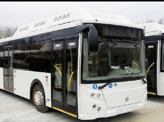 Больше 20 новых автобусов на природном газе выехали в Омске