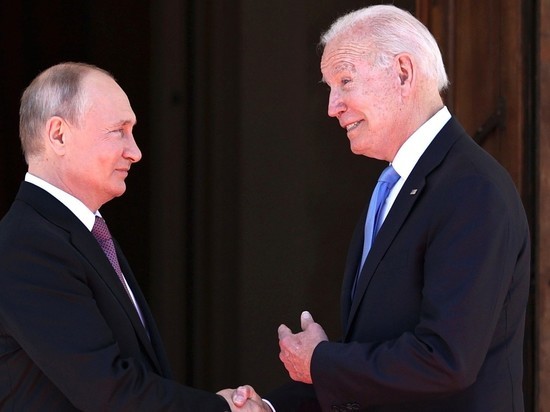 Байден вступает в рискованную борьбу с Путиным из-за Украины