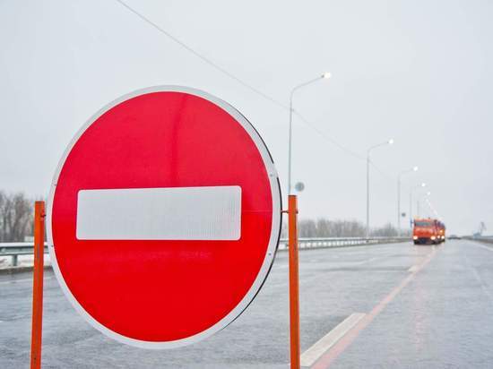 На семи улицах Астрахани запретили остановку автомобилей