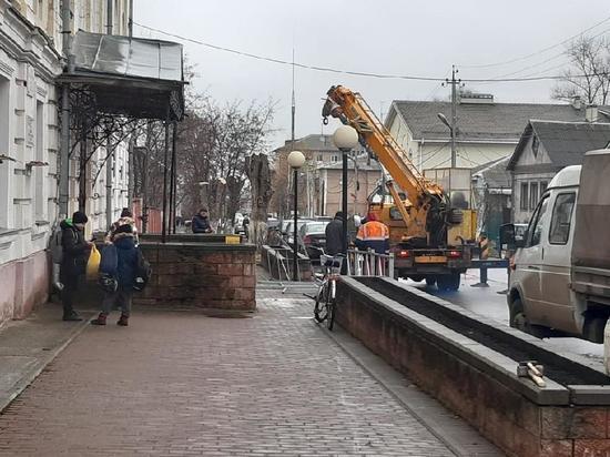 Суд обязал мэрию Скопина установить ограждение около школы №1