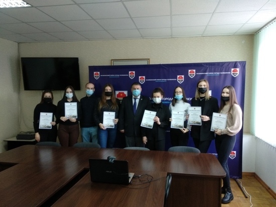 В Калининском районе Челябинска наградили лучших волонтеров, участвовавших в переписи населения