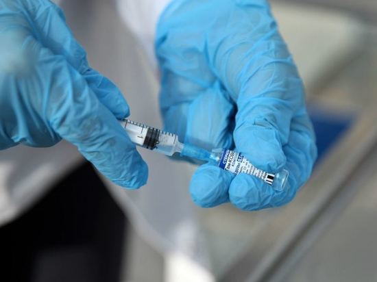 Минздрав Швейцарии: новый штамм коронавируса переносится быстрее «дельты»