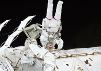 «Роскосмос» передает, что российские космонавты Антон Шкаплеров и Петр Дубов впервые перешли в новый модуль «Причал» на Международной космической станции