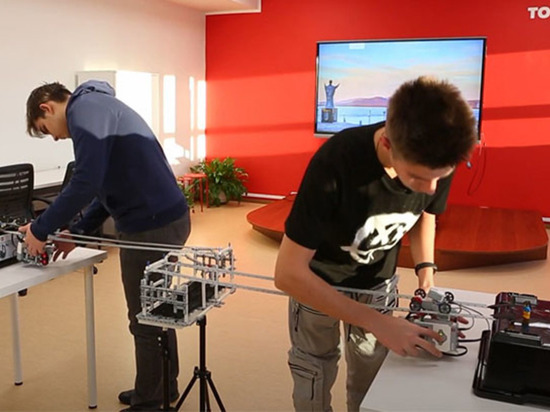 Команда из Угольных Копей стала победителем фестиваля робототехники