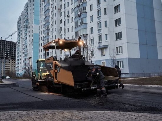 В Курске на проспекте Клыкова переделали асфальт на внутриквартальном проезде