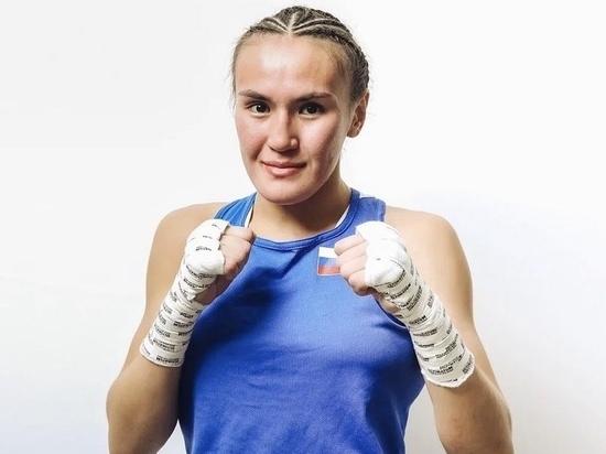 Боксерша из Бурятии отправила соперницу в нокдаун на Чемпионате России