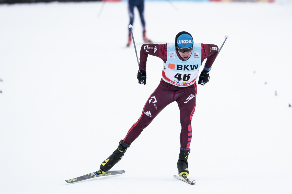 Лыжники Червоткин и Большунов выиграли серебро и бронзу на этапе КМ