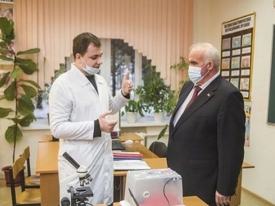 Губернатор Костромской области Сергей Ситников оценил изобретение студента сельхозакадемии