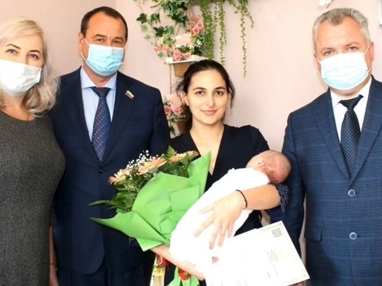 Перед Днем матери в Железноводске родился юбилейный малыш