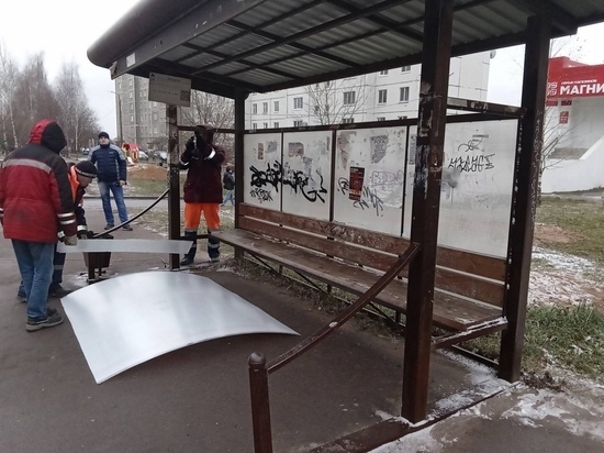 В Промышленном районе Смоленска следят за состоянием остановок