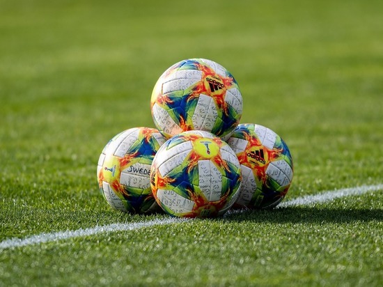 Футбольный фанат собрал самую большую коллекцию мячей