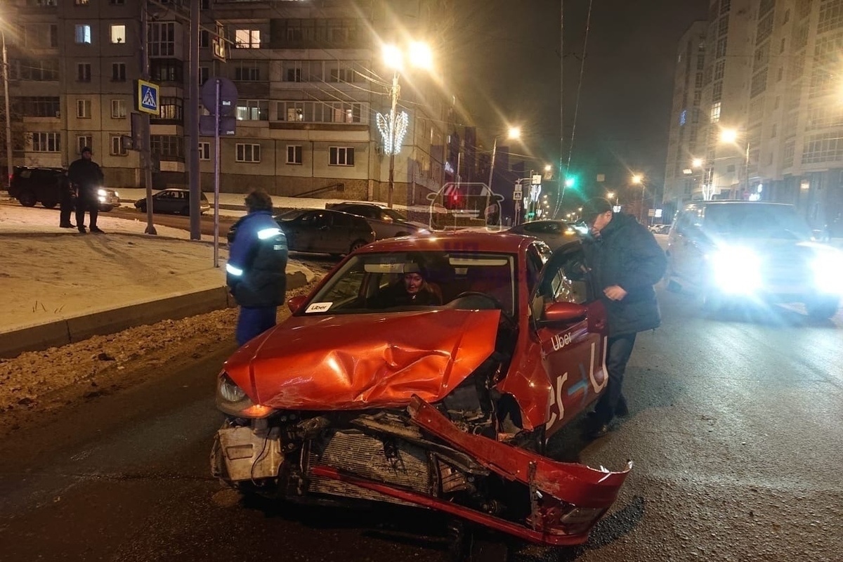 28-летняя девушка пострадала в ДТП с такси в центре Красноярска - МК  Красноярск