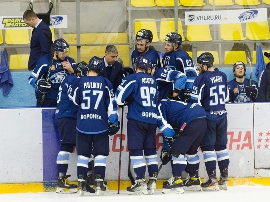 Воронежский «Буран» проиграл последний домашний хоккейный матч