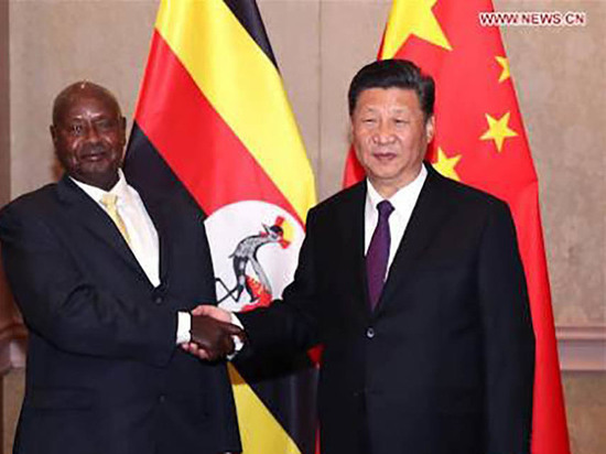 Долговая ловушка: Китай захватывает аэропорт Уганды