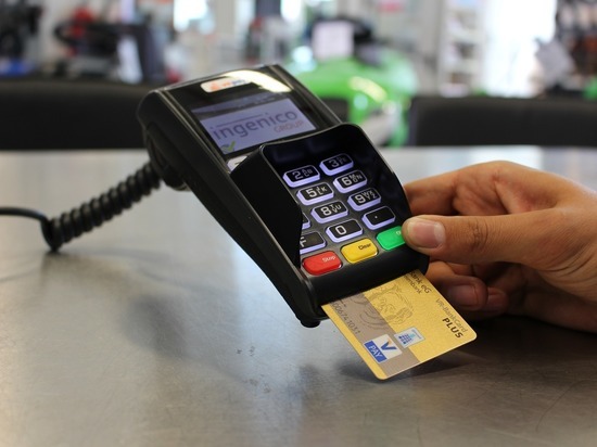 Жительница Ярцева стала жертвой мошенника