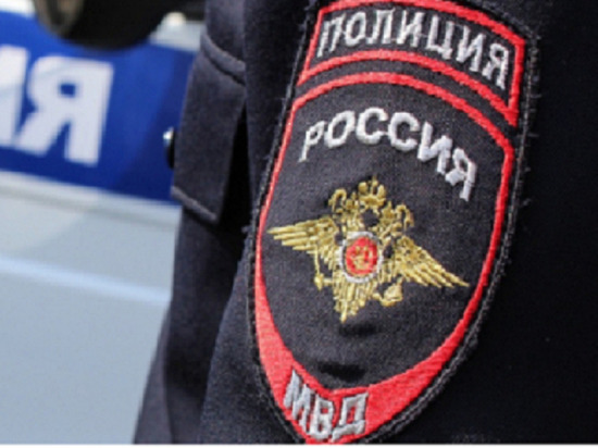 Таксиста избила пьяная компания у отдела полиции в Екатеринбурге