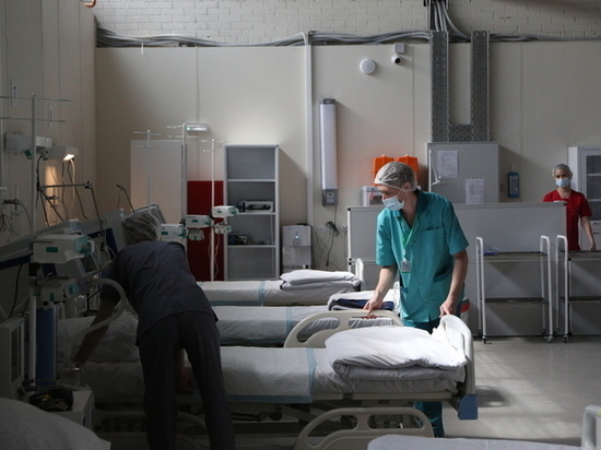 Суточное количество коронавирусных госпитализаций в Петербурге упало на сотню