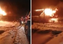 Вечером в субботу, 27 ноября, а поселке Бакчар в Томской области случилось ЧП: загорелся жилой дом и надворные постройки.