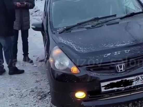 В Улан-Удэ машину «крутануло» на дороге из-за аварии