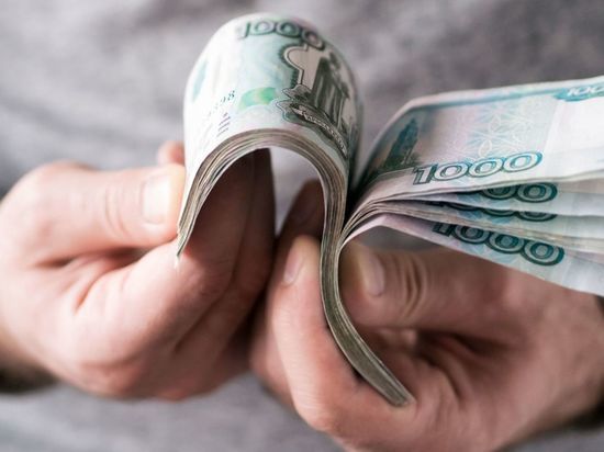 Кому петербургские работодатели предлагают работу с зарплатой от 300 тысяч рублей